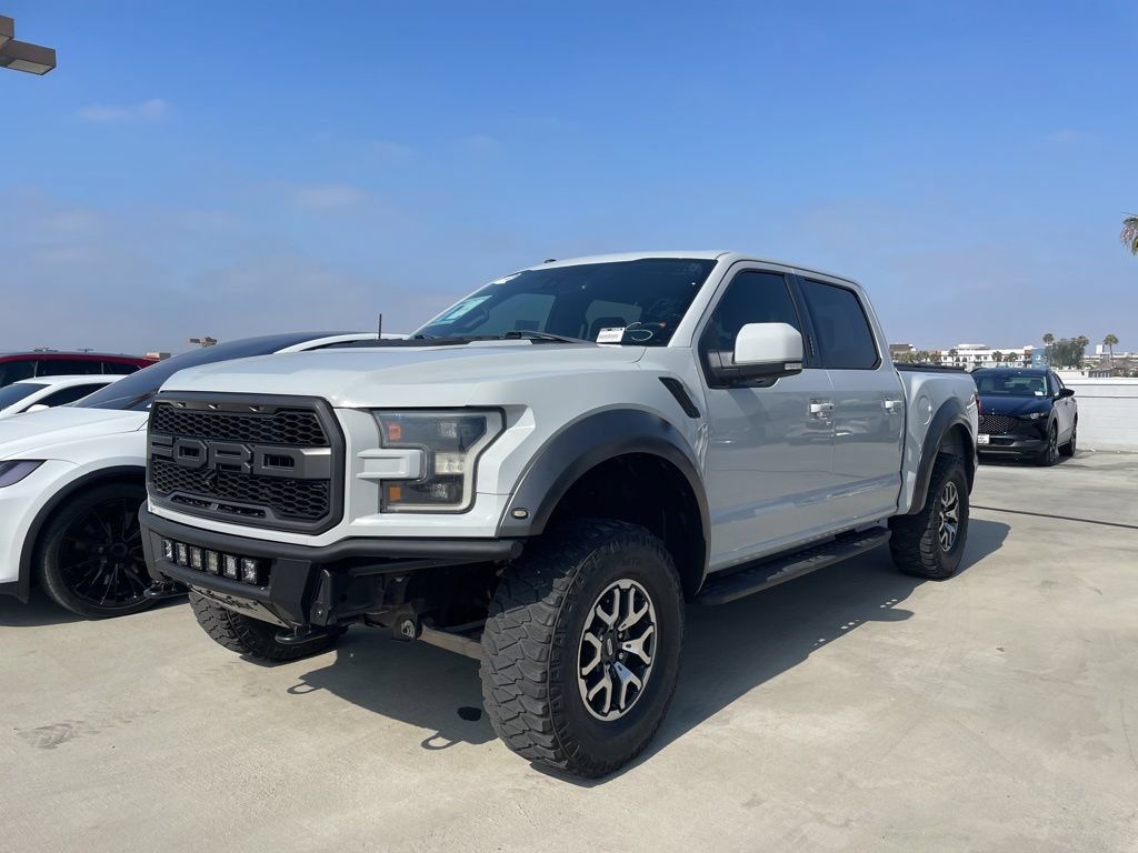 Used 2017 Ford F150 Raptor w/ Equipment Group 802A Luxury AWD/4WD image 5