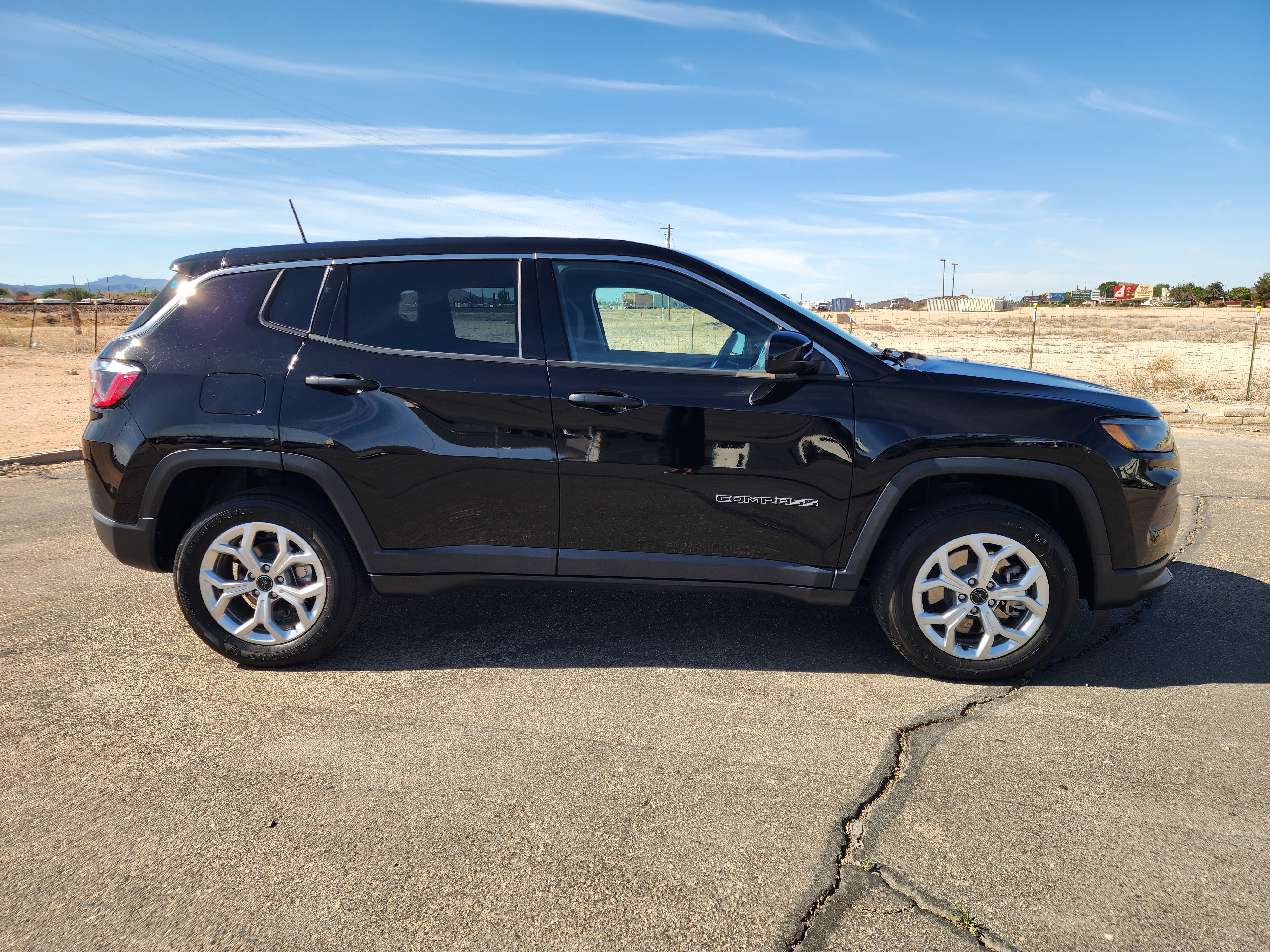 Used 2025 Jeep Compass Sport AWD/4WD image 4