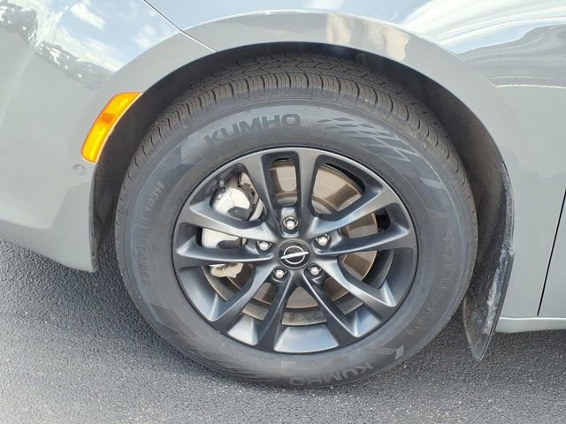 Used 2020 Chrysler Pacifica Touring-L w/ Advanced Safetytec Group AWD/4WD image 26