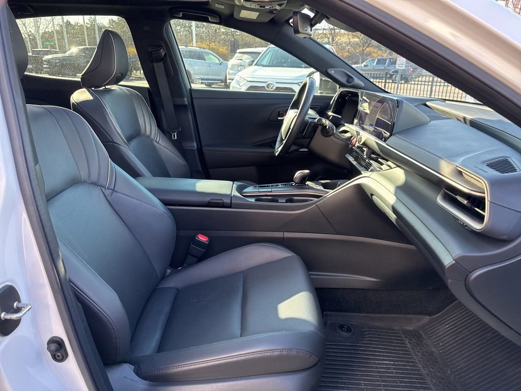 Used 2023 Toyota Crown Platinum image 29