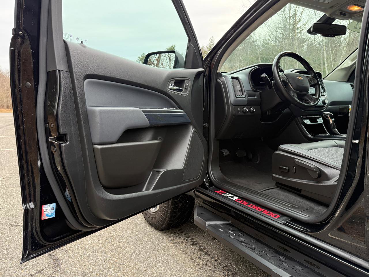 Used 2022 Chevrolet Colorado Z71 w/ Safety Package image 11