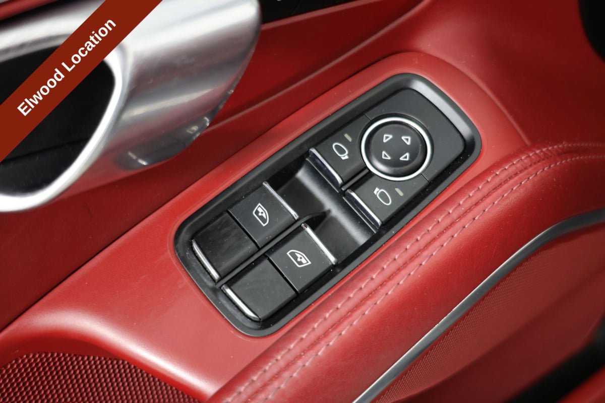 Used 2018 Porsche 718 Boxster RWD image 19
