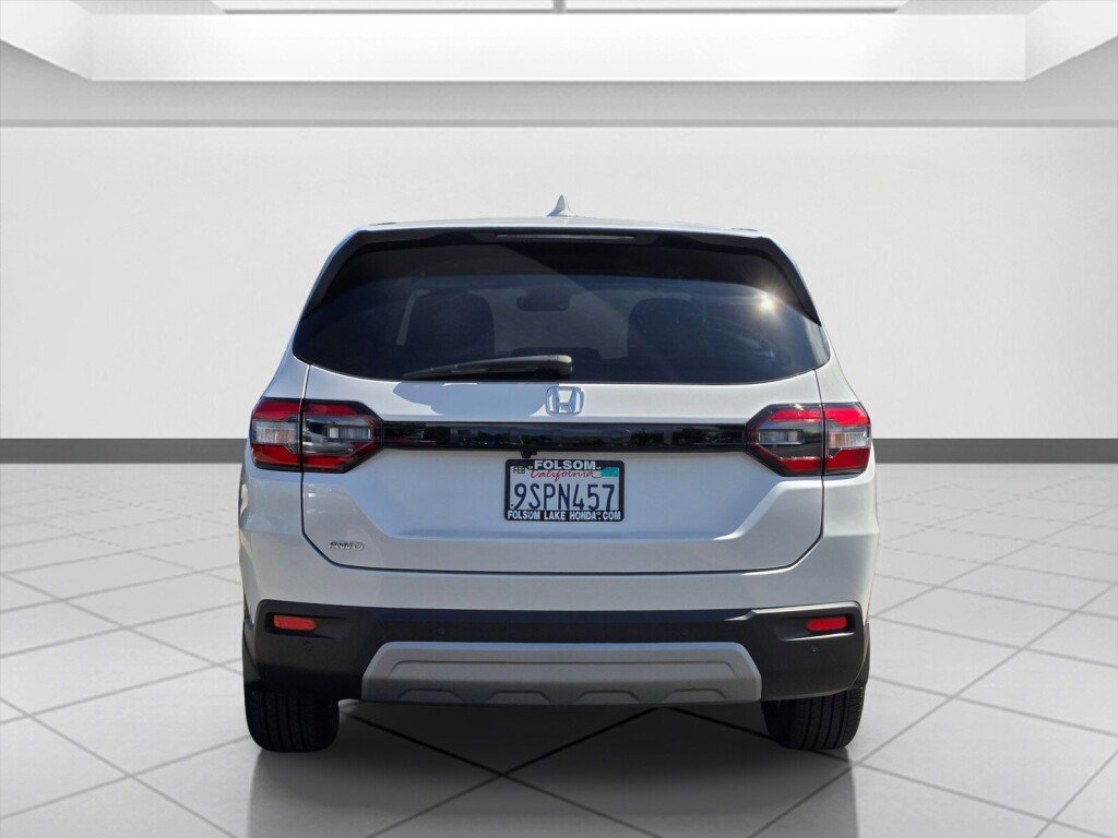 Certified 2025 Honda Pilot EX-L image 6