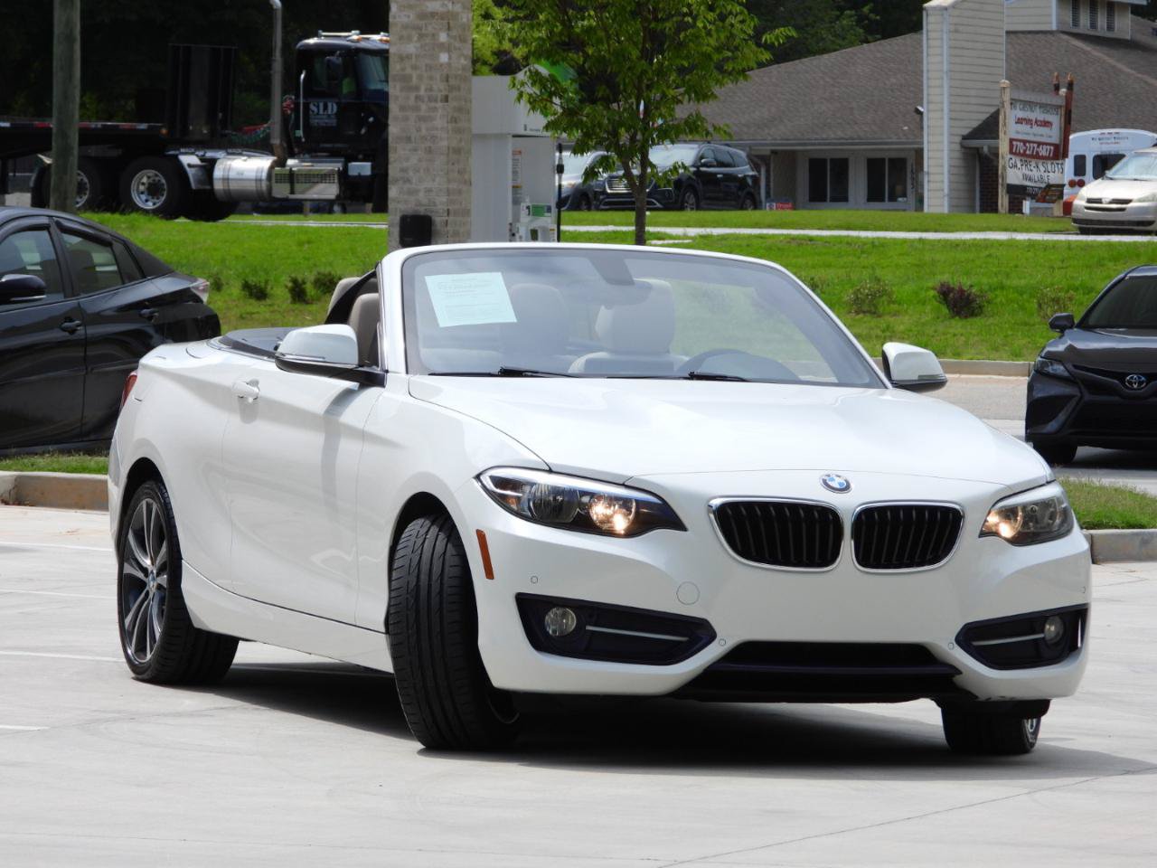 Used 2017 BMW 230i Convertible RWD image 8