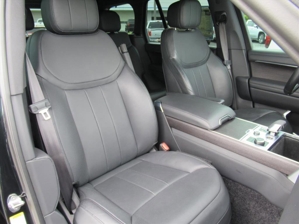 Used 2023 Land Rover Range Rover SE image 9