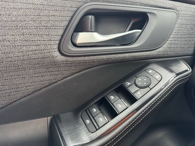 Used 2022 Nissan Rogue SV AWD/4WD image 14