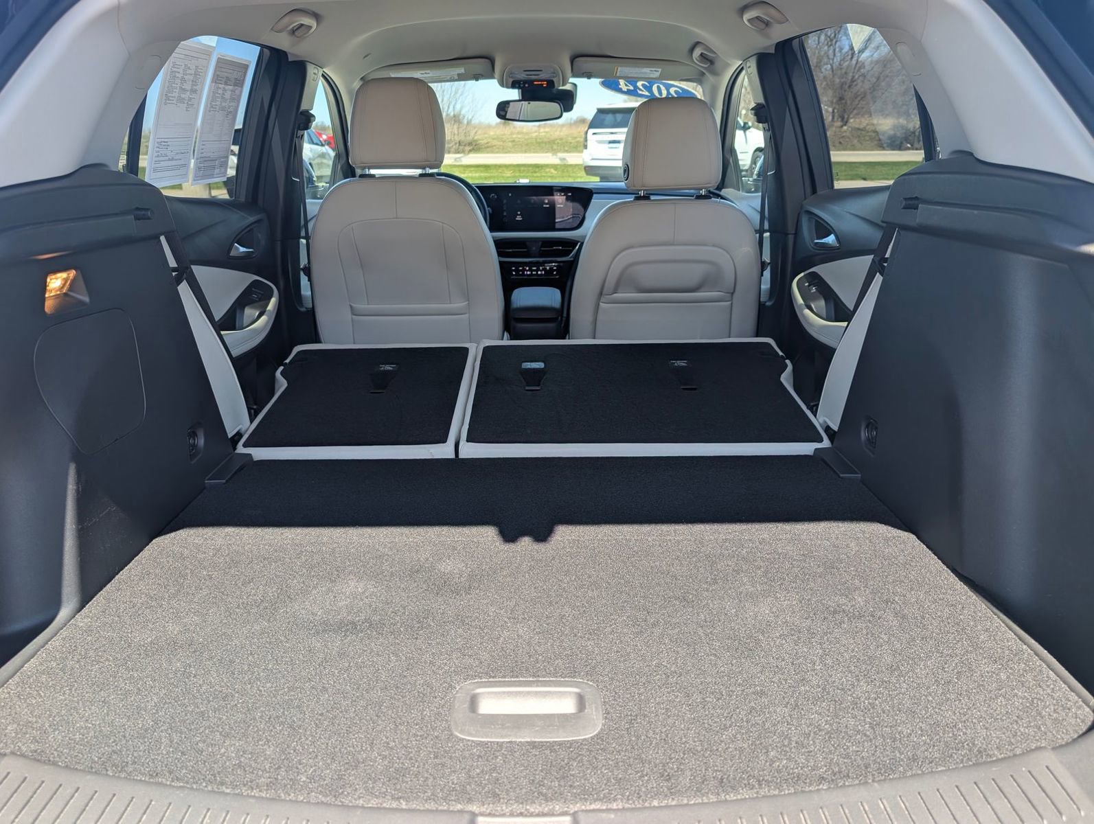 Used 2024 Buick Encore GX Avenir w/ Avenir Convenience Package image 29