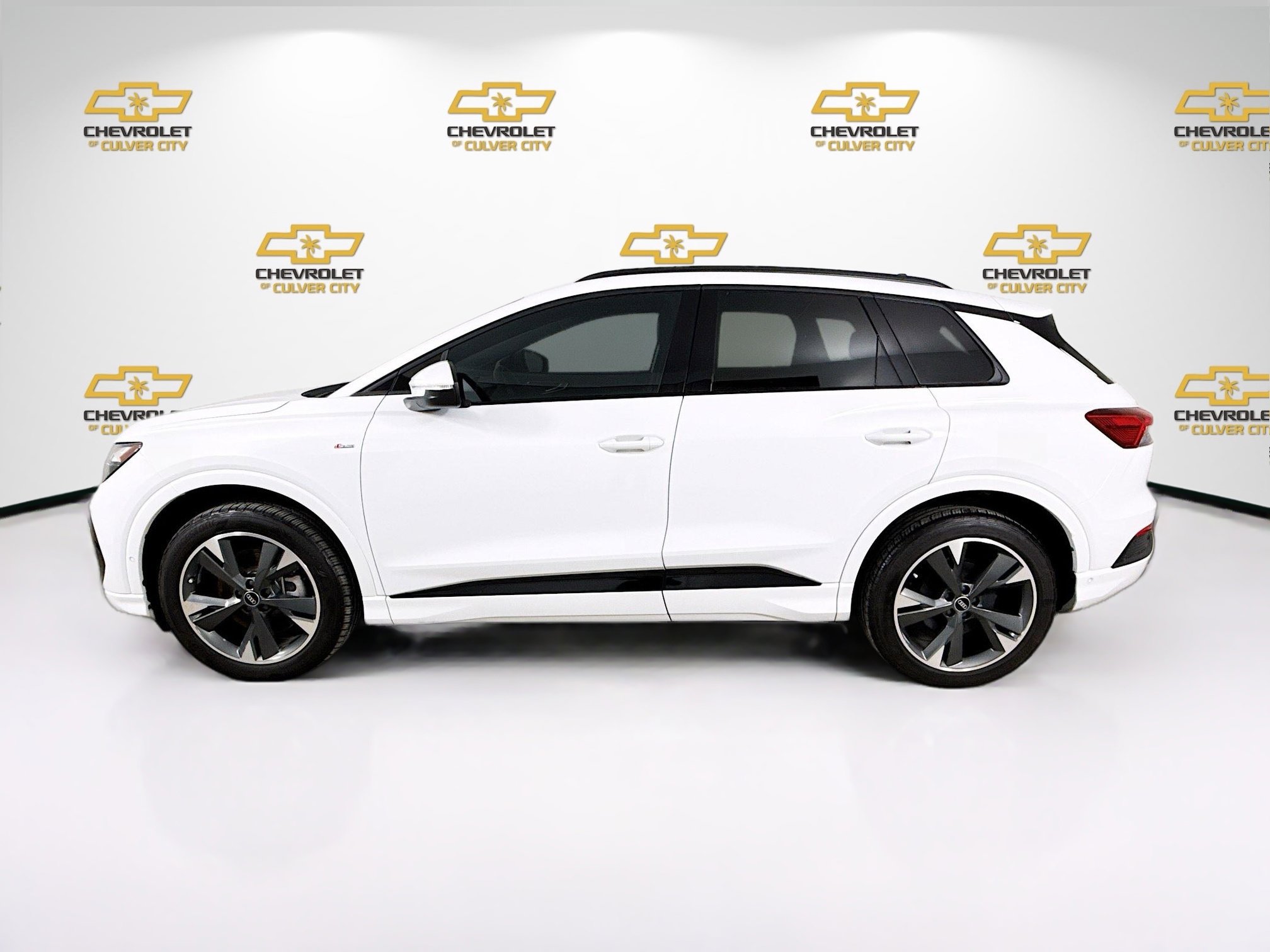 Used 2023 Audi Q4 e-tron Premium Plus w/ Premium Plus image 4