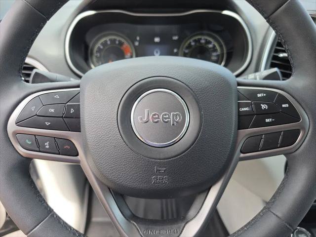 Certified 2022 Jeep Cherokee Latitude Lux w/ Sun & Sound Group AWD/4WD image 30