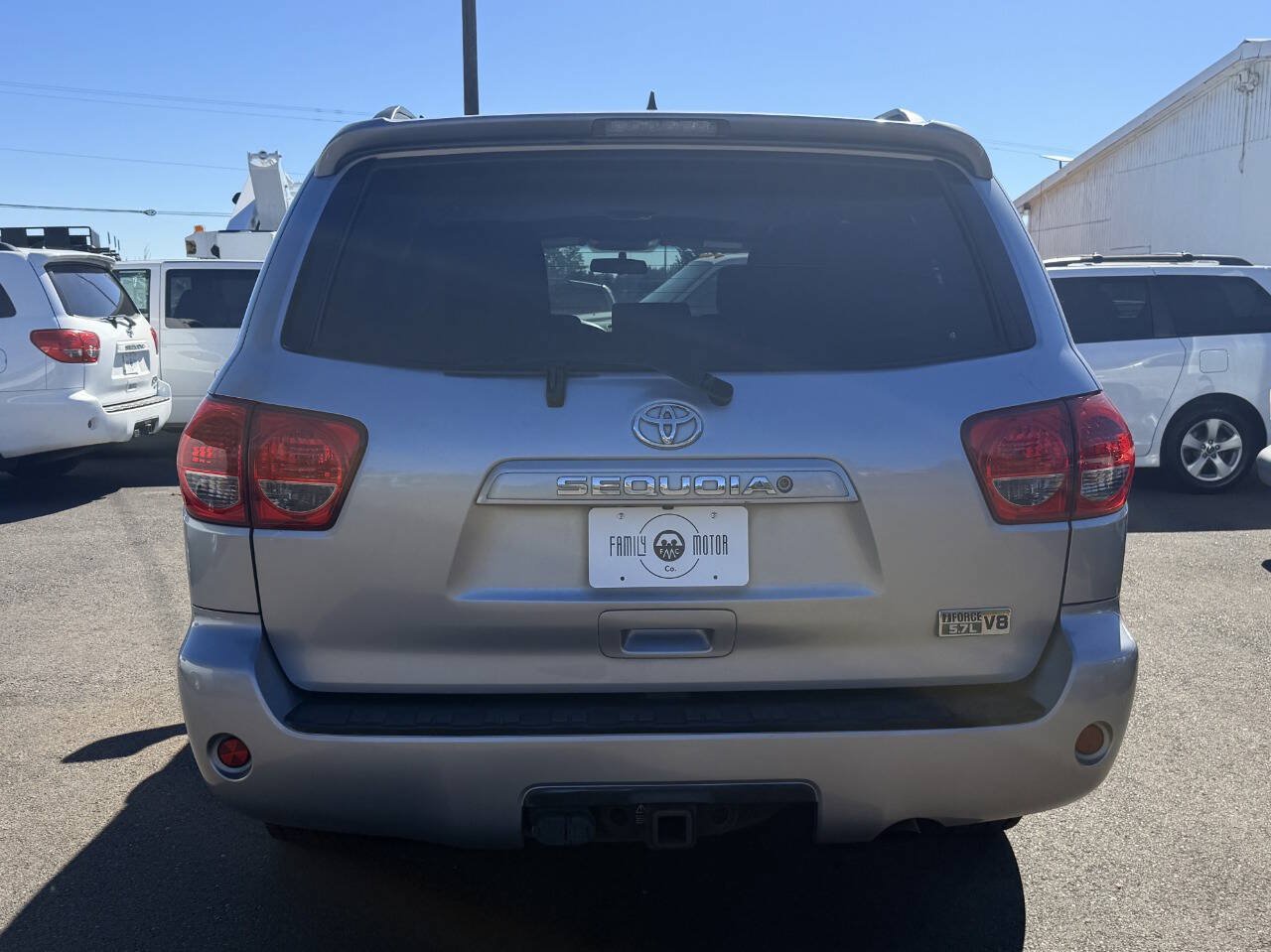 Used 2014 Toyota Sequoia SR5 w/ Sport Appearance Package AWD/4WD image 8