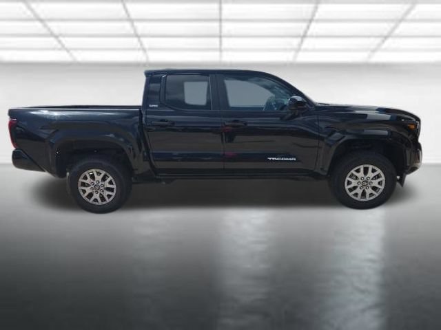 Used 2024 Toyota Tacoma SR5 RWD image 4