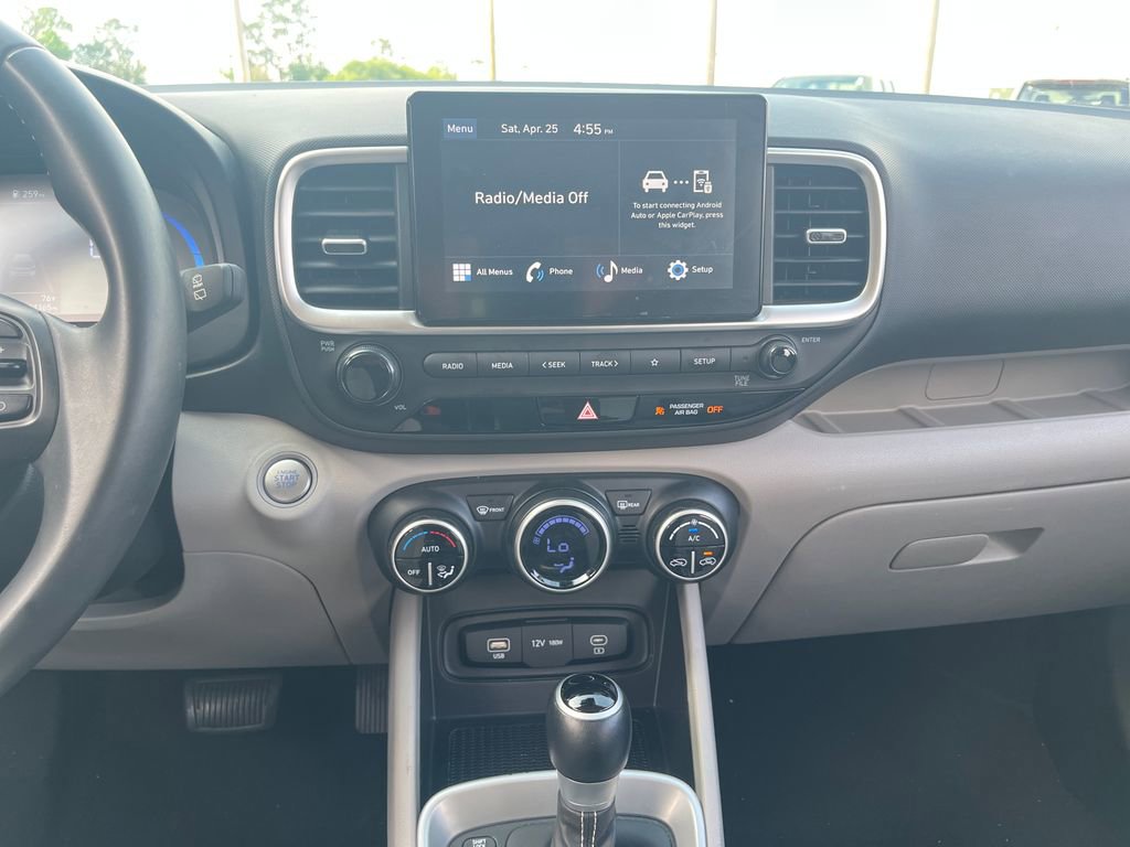 Used 2025 Hyundai Venue SEL FWD image 19