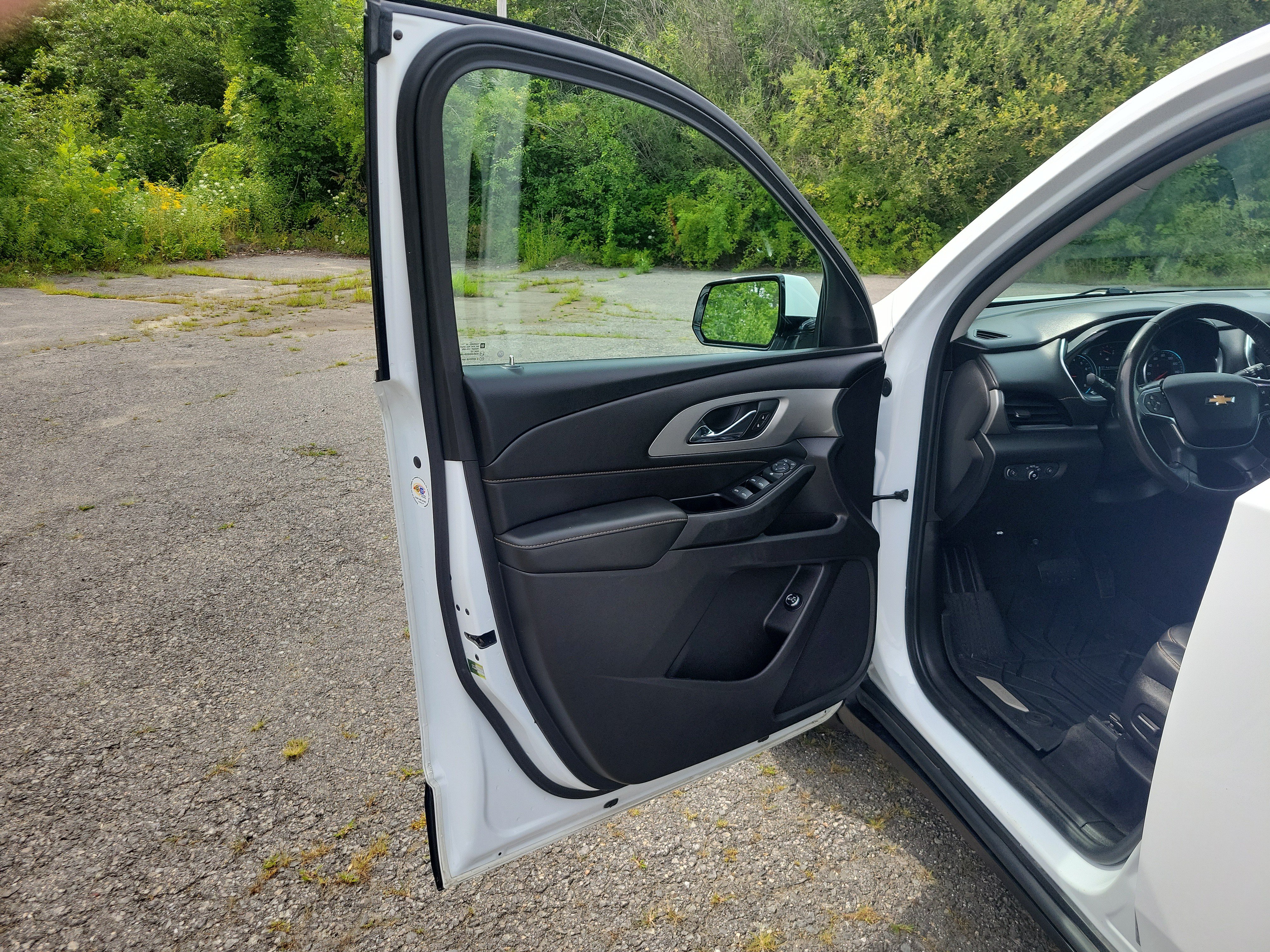 Used 2019 Chevrolet Traverse LT w/ LPO, Floor Liner Package AWD/4WD image 15