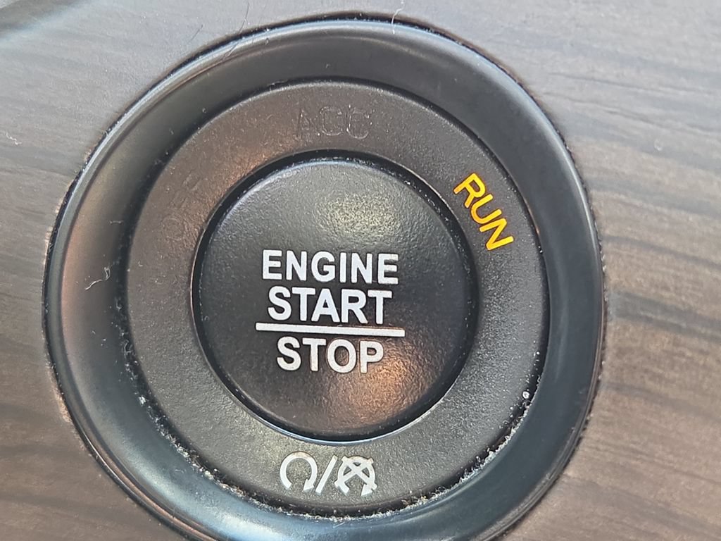 Certified 2021 Jeep Grand Cherokee Overland AWD/4WD image 17