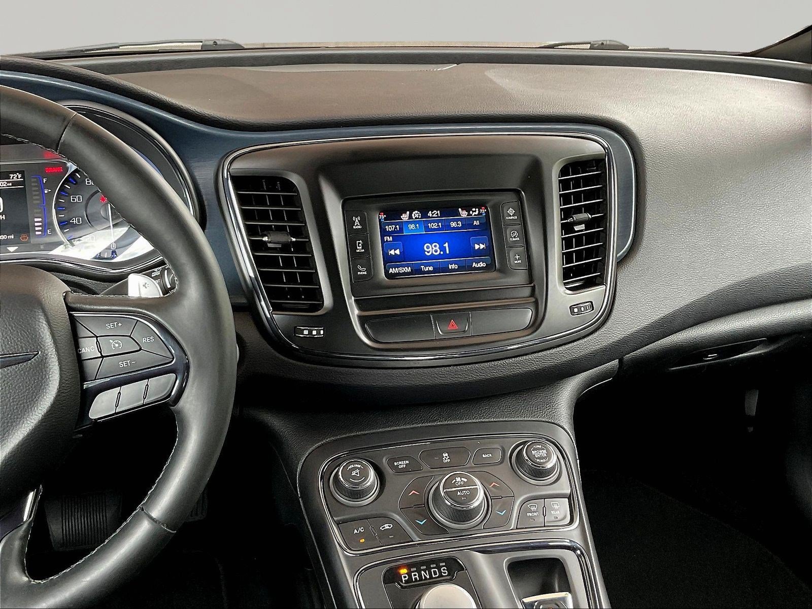 Used 2015 Chrysler 200 S w/ Comfort Group FWD image 9