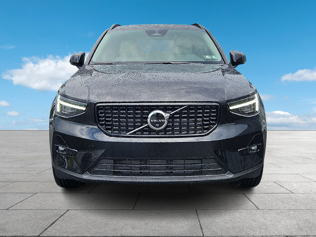 New 2026 Volvo XC40 B5 Plus w/ Protection Package Premier AWD/4WD image 2