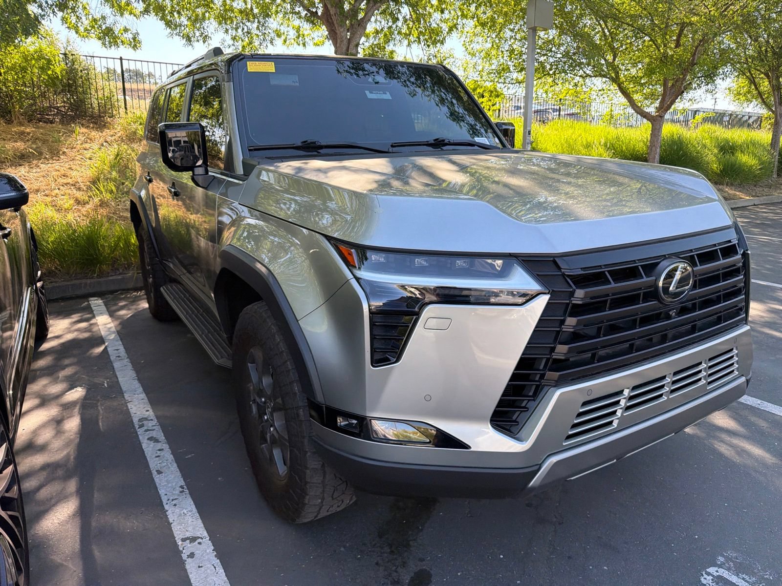 Used 2024 Lexus GX 550 AWD/4WD image 3