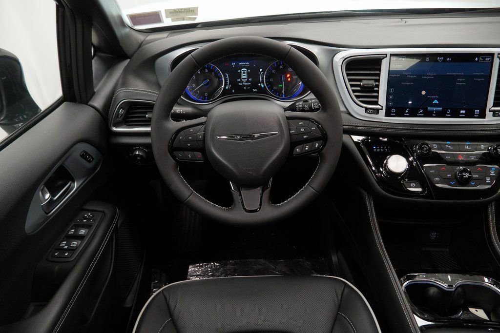 New 2026 Chrysler Pacifica Limited w/ S Appearance Package image 21