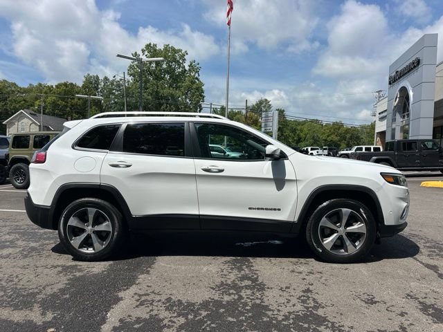 Used 2019 Jeep Cherokee Limited w/ Luxury Group AWD/4WD image 19
