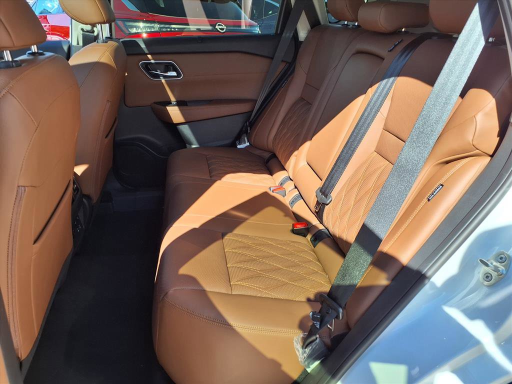 New 2026 Nissan Rogue Platinum image 8