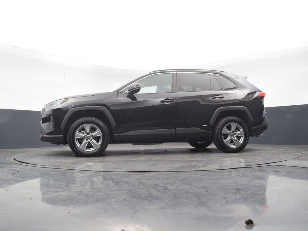 Used 2022 Toyota RAV4 LE AWD/4WD image 45