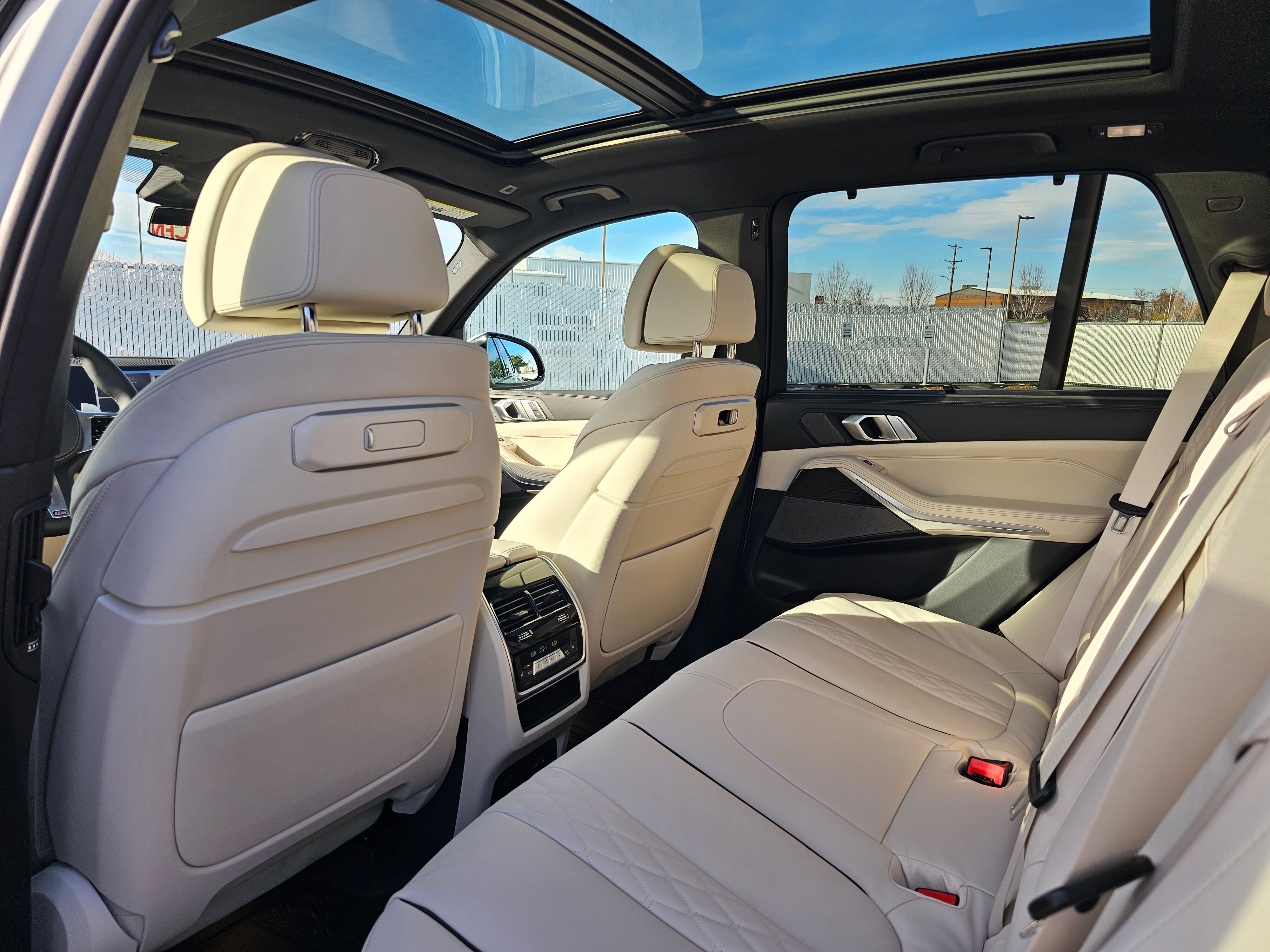 New 2026 BMW X5 xDrive40i w/ Executive Package image 12