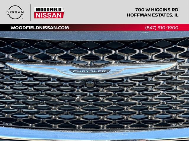 Used 2025 Chrysler Pacifica Select image 10