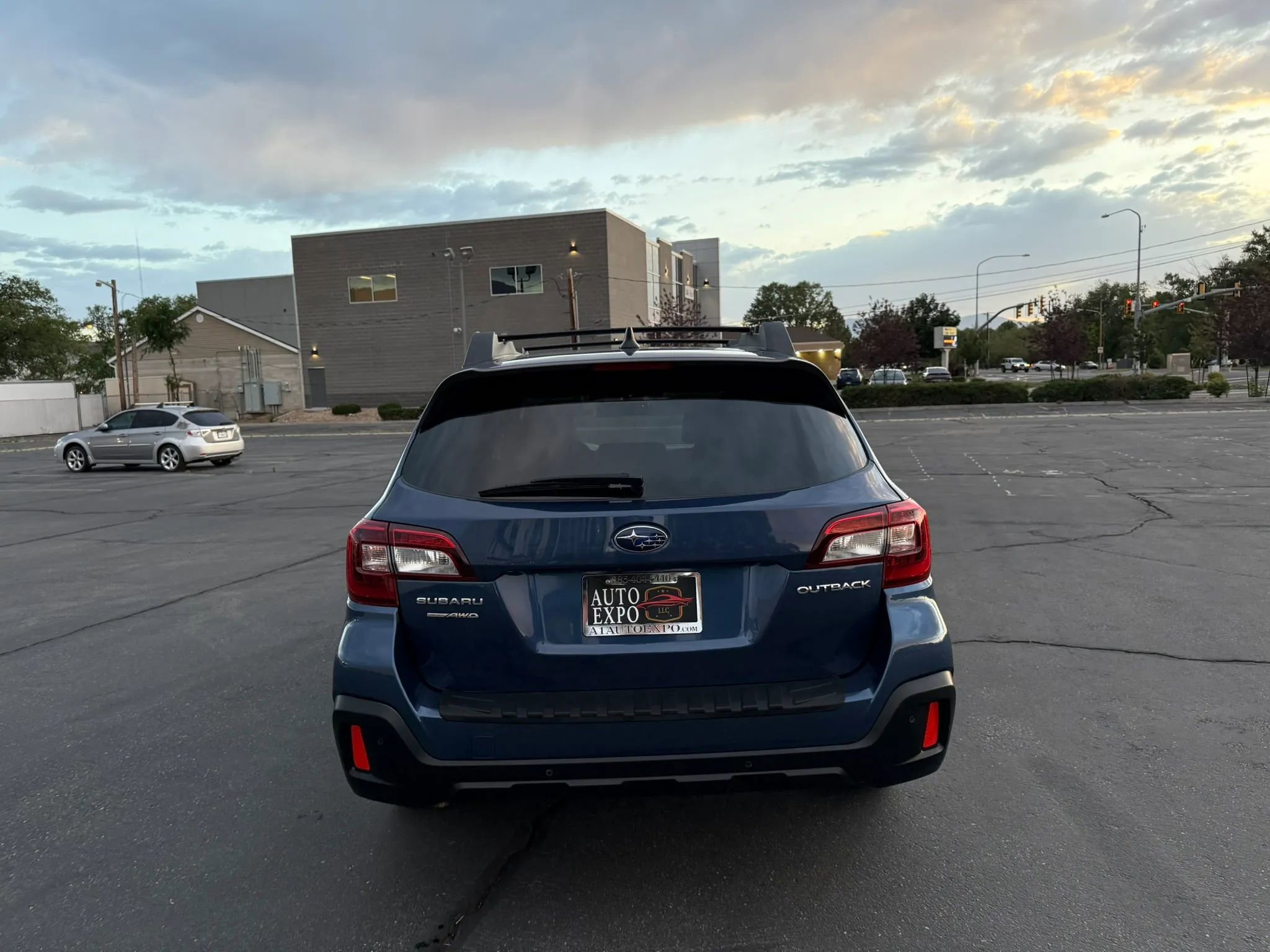 Used 2019 Subaru Outback 2.5i Limited w/ Popular Package #2 AWD/4WD image 6