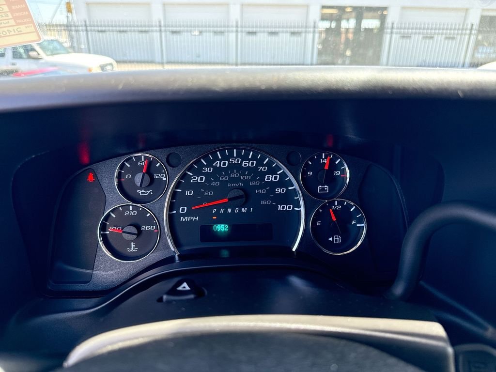 Used 2025 Chevrolet Express 2500 Extended w/ Driver Convenience Package RWD image 51