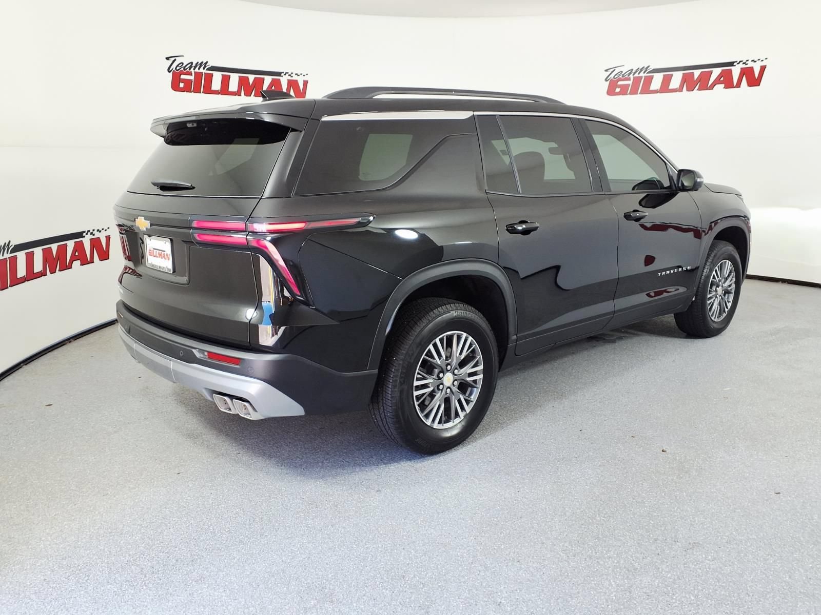 Used 2026 Chevrolet Traverse LT w/ Driver Confidence Package FWD image 5