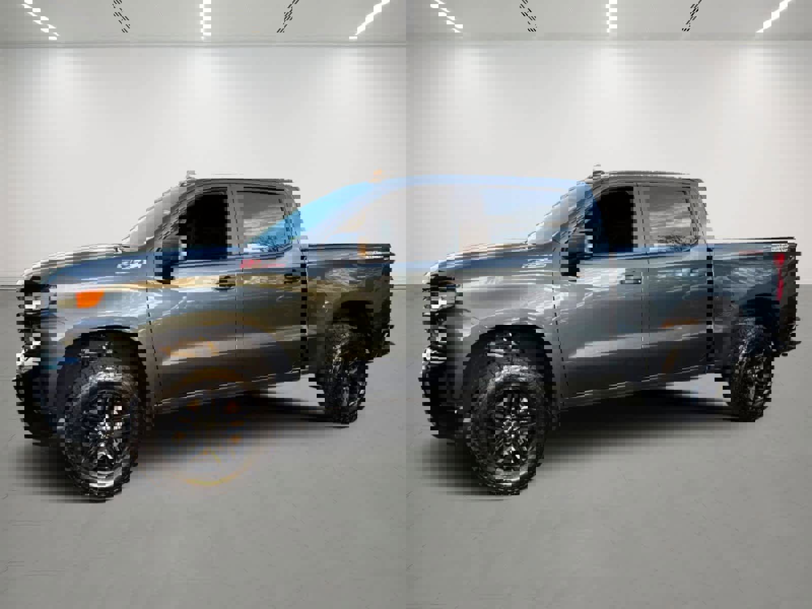 Used 2019 Chevrolet Silverado 1500 Custom Trail Boss w/ Custom Convenience Package image 2