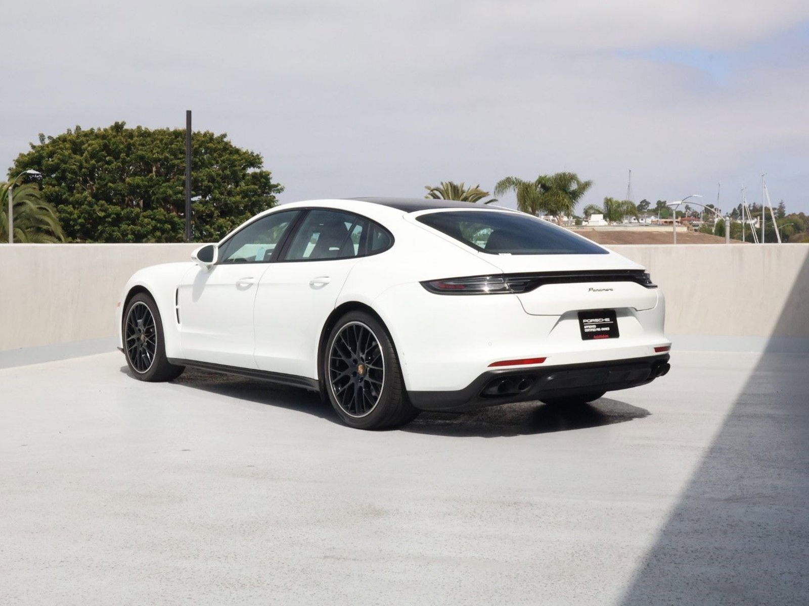 Certified 2023 Porsche Panamera Platinum Edition RWD image 3