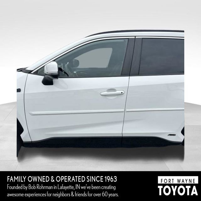 Used 2023 Toyota RAV4 SE w/ Weather & Moonroof Package image 3