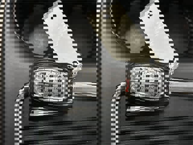 Used 2022 Chrysler Pacifica Touring-L image 32