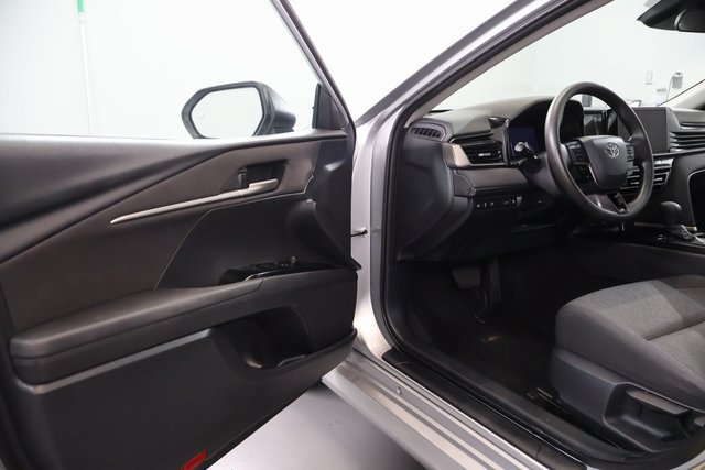 Used 2025 Toyota Camry LE FWD image 8