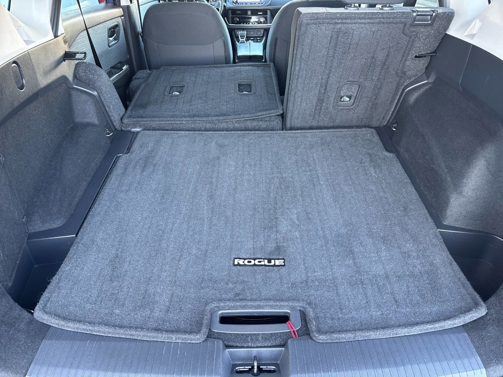 Used 2023 Nissan Rogue SV image 16