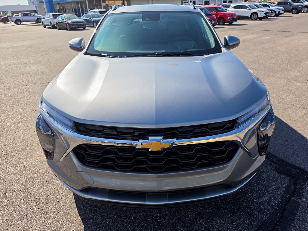 New 2026 Chevrolet Trax LT w/ Driver Confidence Package FWD image 8