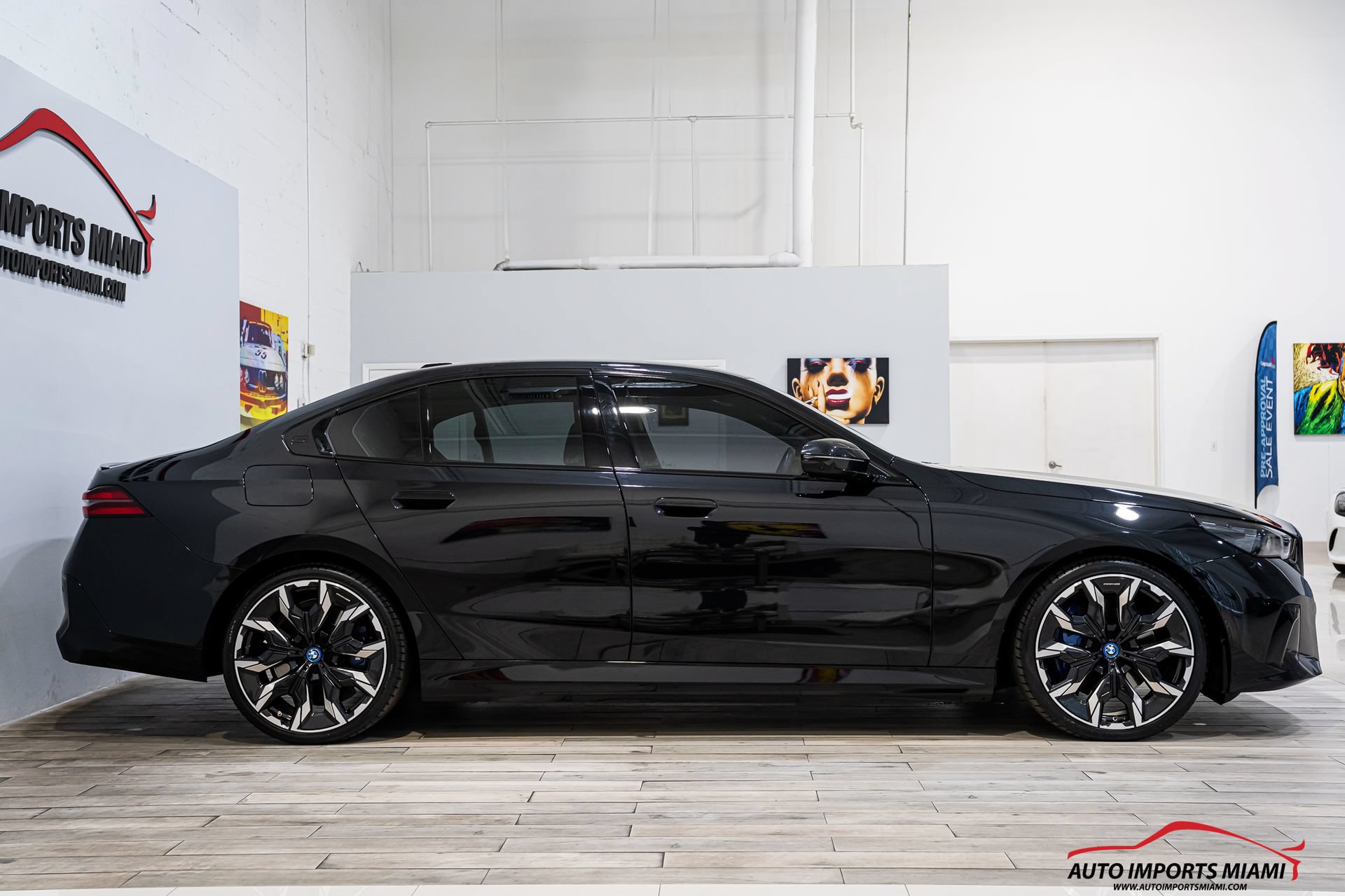 Used 2025 BMW 550e xDrive w/ Executive Package AWD/4WD image 26