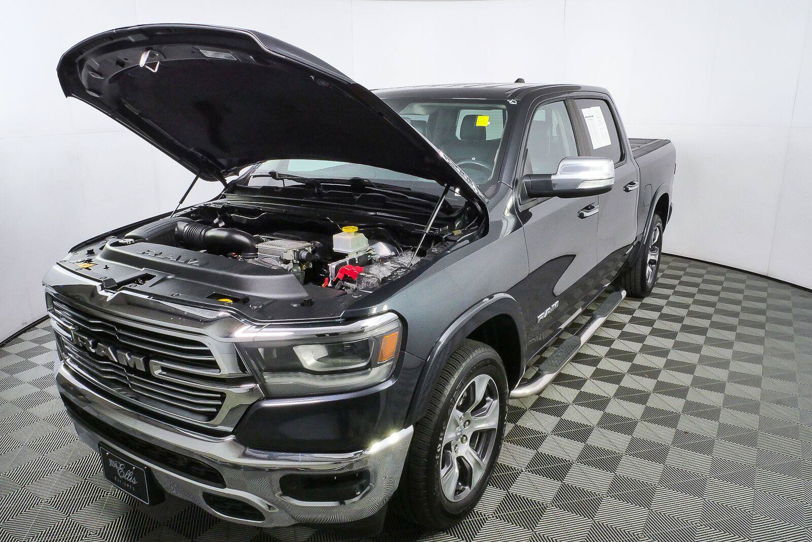 Used 2019 RAM 1500 Laramie RWD image 29