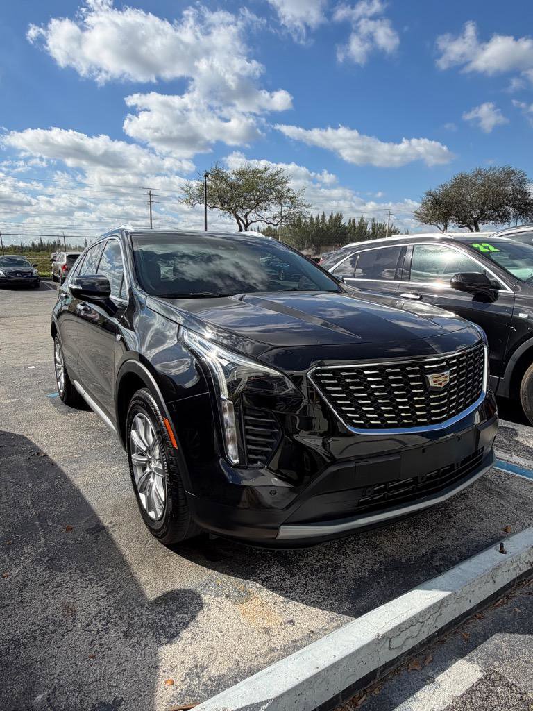 Used 2023 Cadillac XT4 Premium Luxury FWD image 7