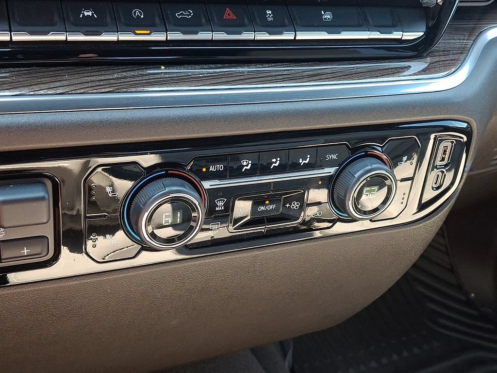 Used 2025 Chevrolet Silverado 1500 LT RWD image 15