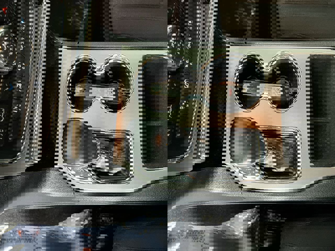 Used 2020 Jeep Grand Cherokee Laredo image 24