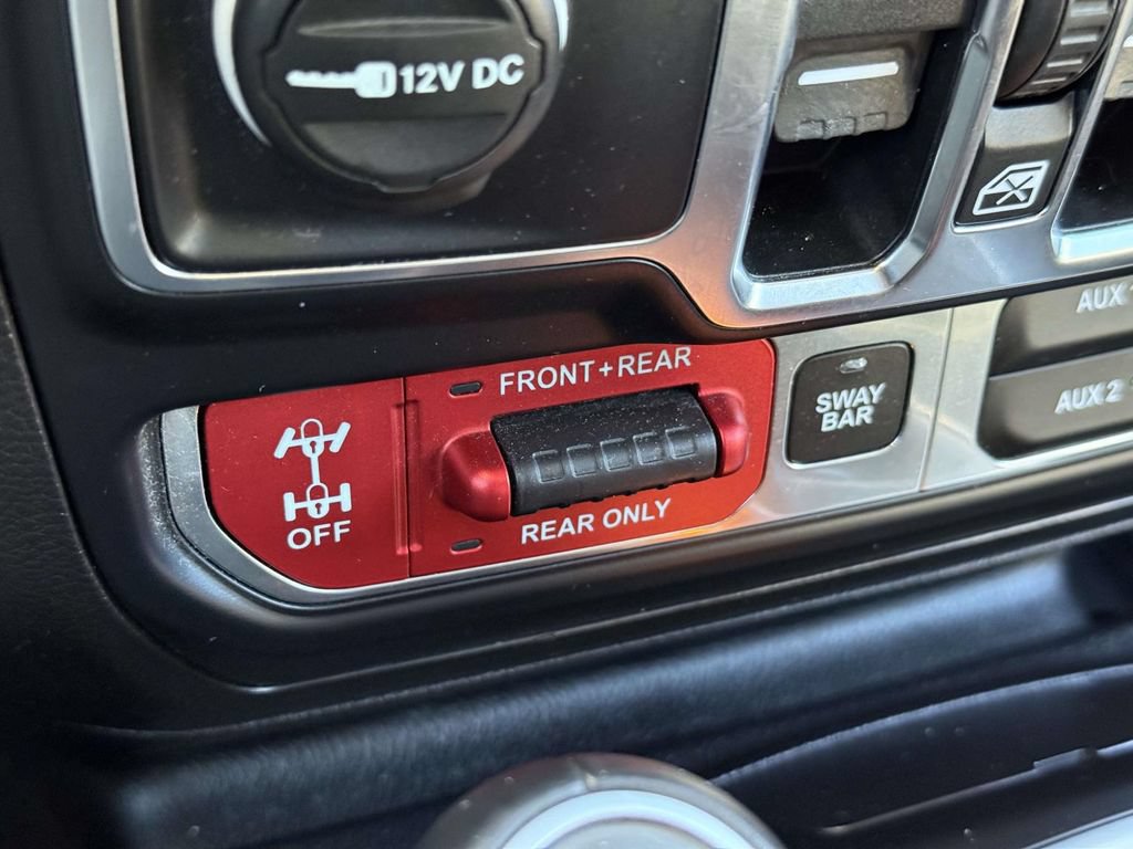 Certified 2019 Jeep Wrangler Unlimited Rubicon w/ Dual Top Group AWD/4WD image 32