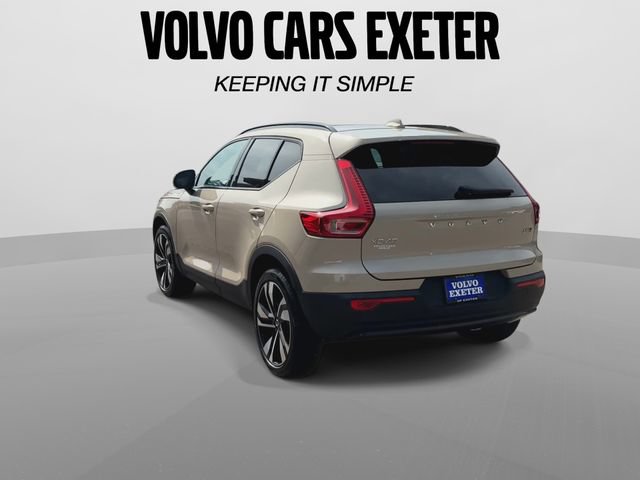 Certified 2025 Volvo XC40 B5 Ultra AWD/4WD image 10