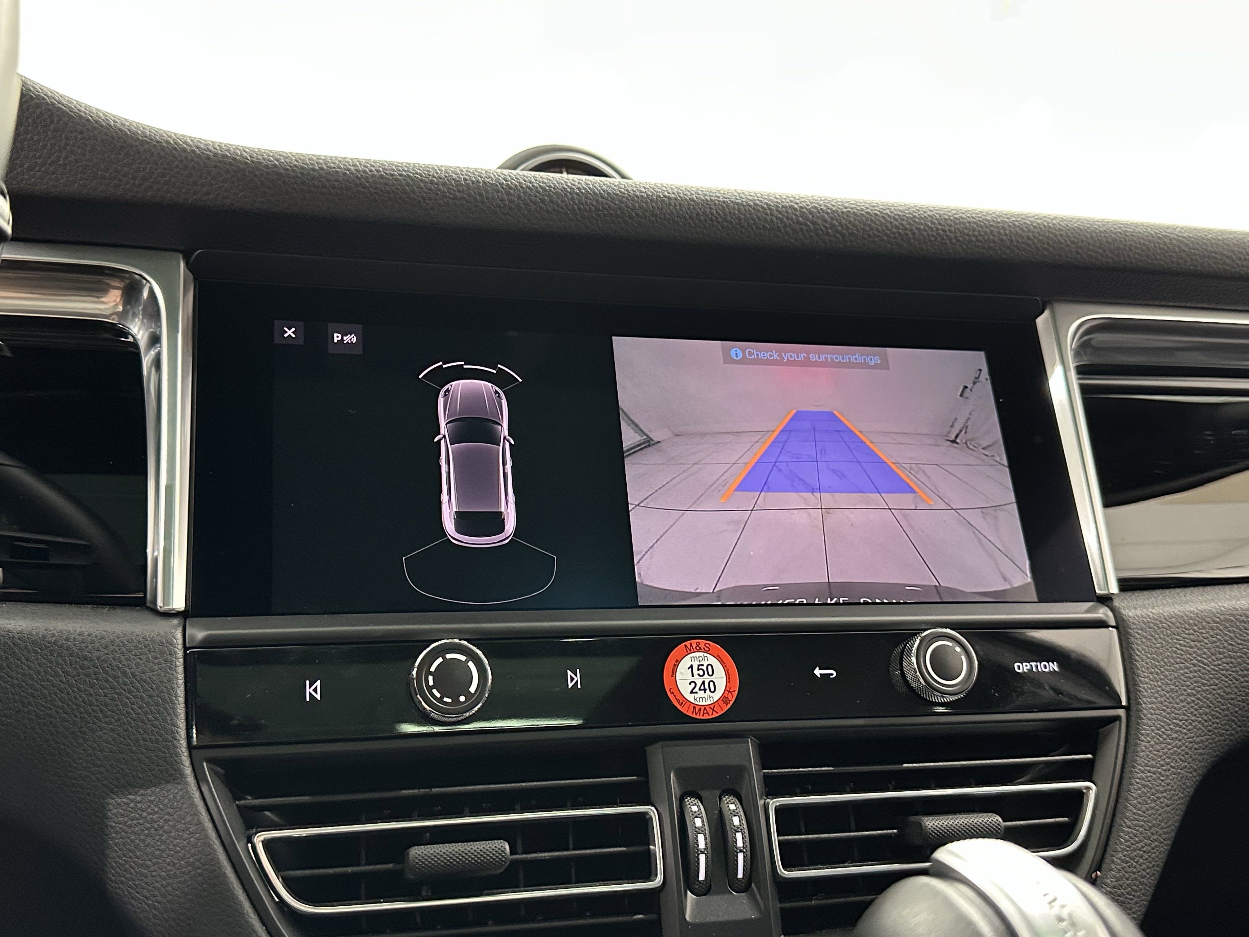 Certified 2024 Porsche Macan image 42