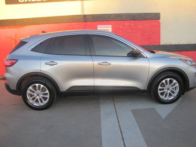 Used 2022 Ford Escape SE w/ Convenience Package FWD image 1