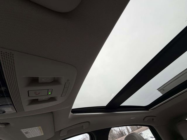 Used 2023 Nissan Ariya AWD image 18