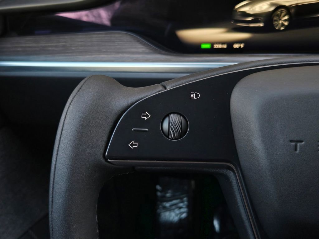 Used 2023 Tesla Model S Standard Range image 23