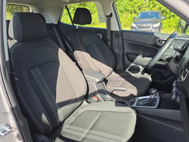 Used 2026 Hyundai Venue SEL FWD image 30