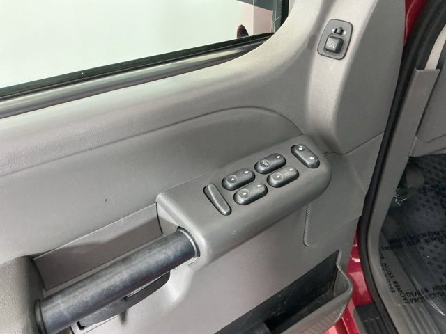 Used 2004 Ford Explorer Sport Trac XLS image 12